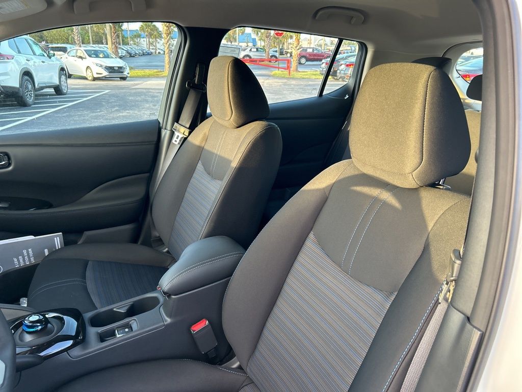 2025 Nissan Leaf SV Plus photo 14