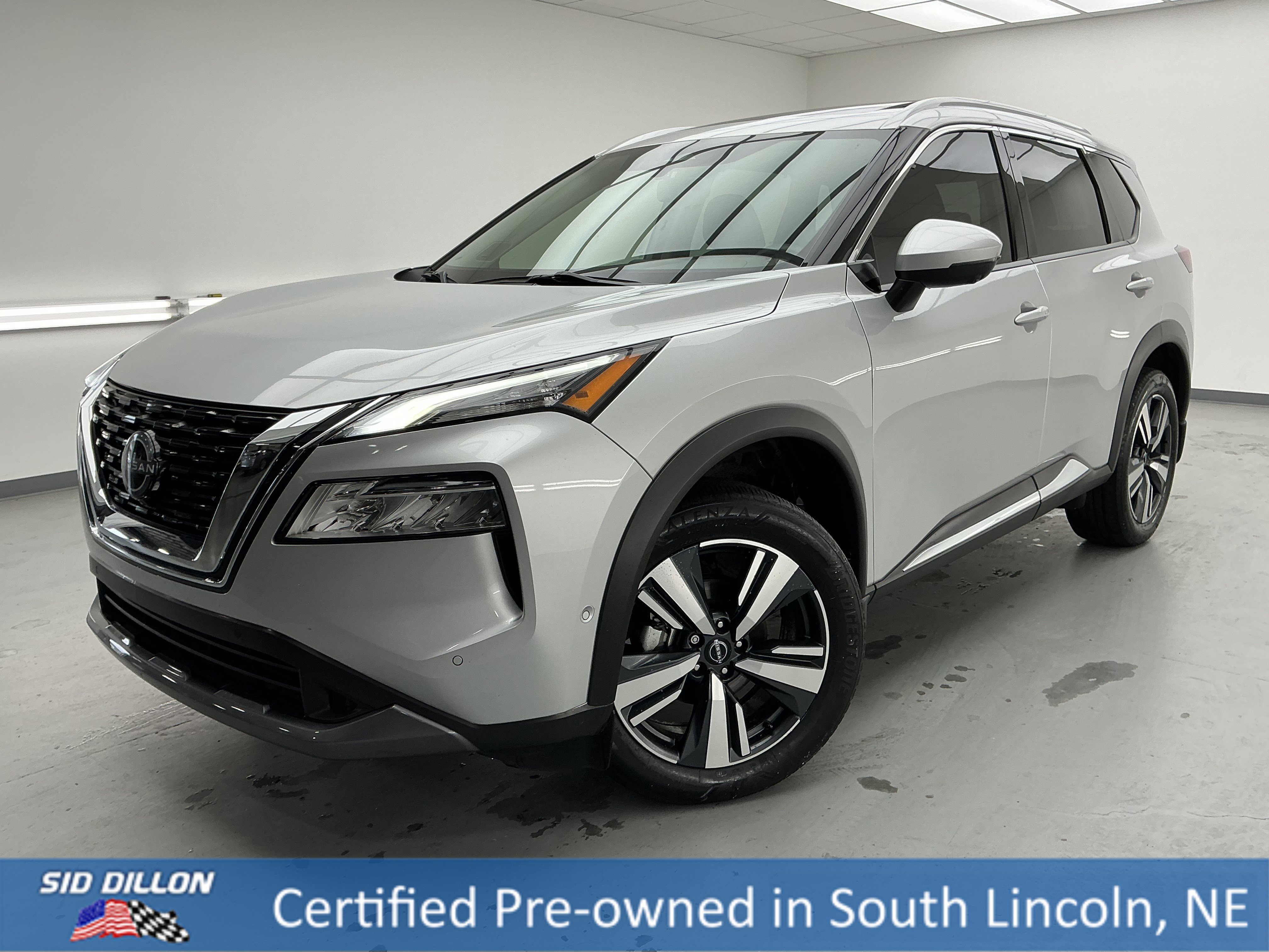 2023 Nissan Rogue SL's photo