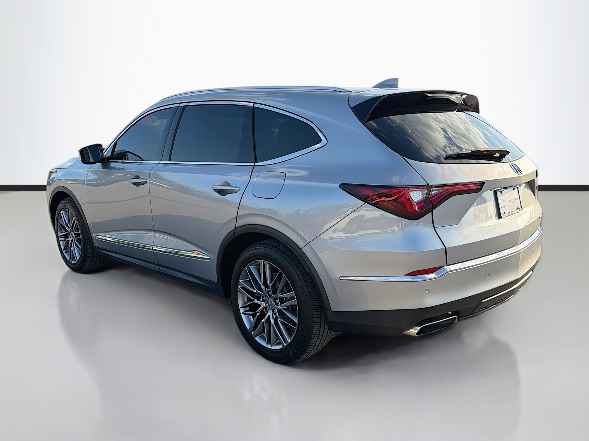 2023 Acura MDX Advance SH-AWD photo 2