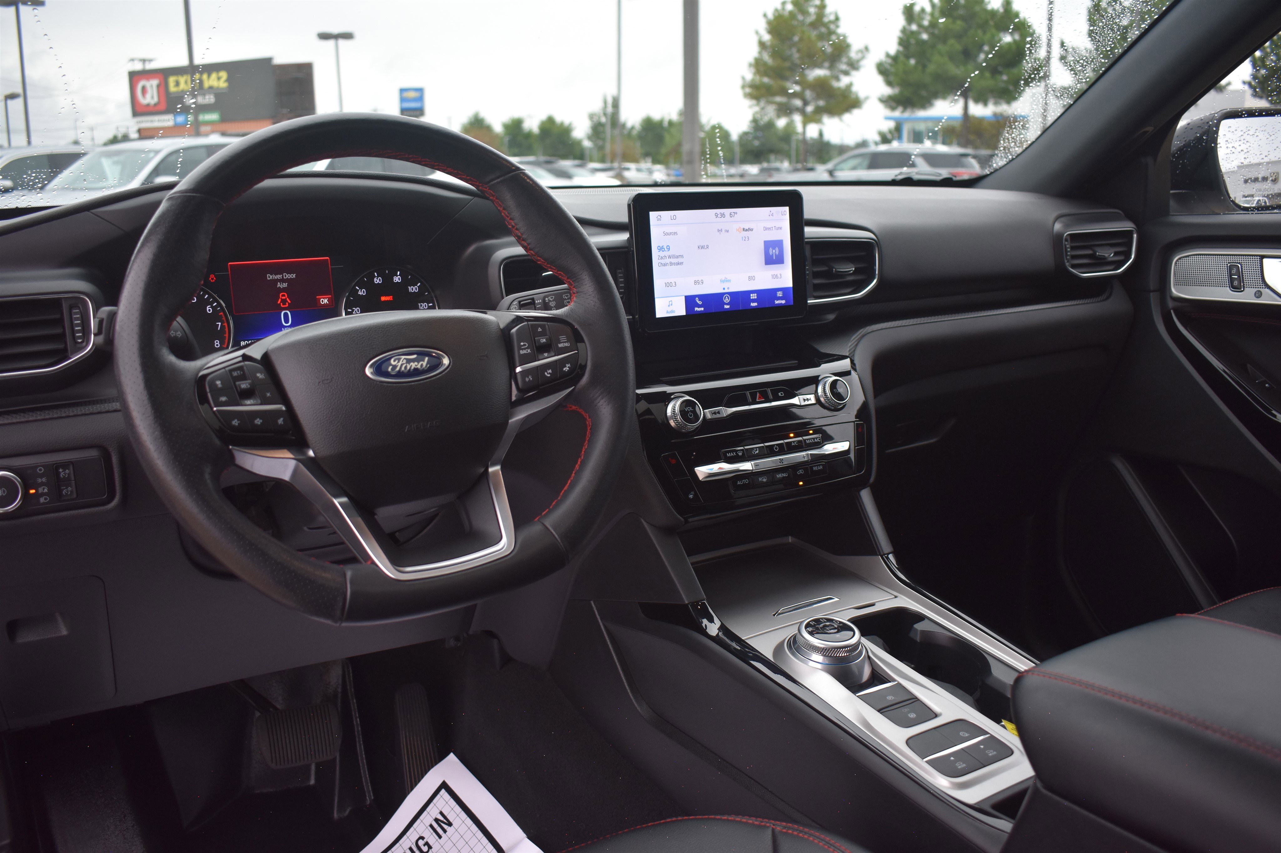 2023 Ford Explorer ST-Line photo 11