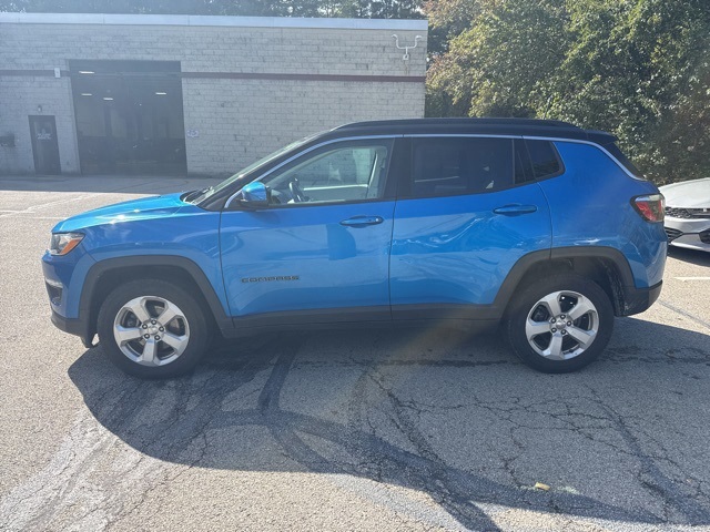 2019 Jeep Compass Latitude photo 2
