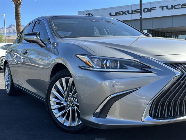 2020 Lexus ES 350 Luxury photo 3