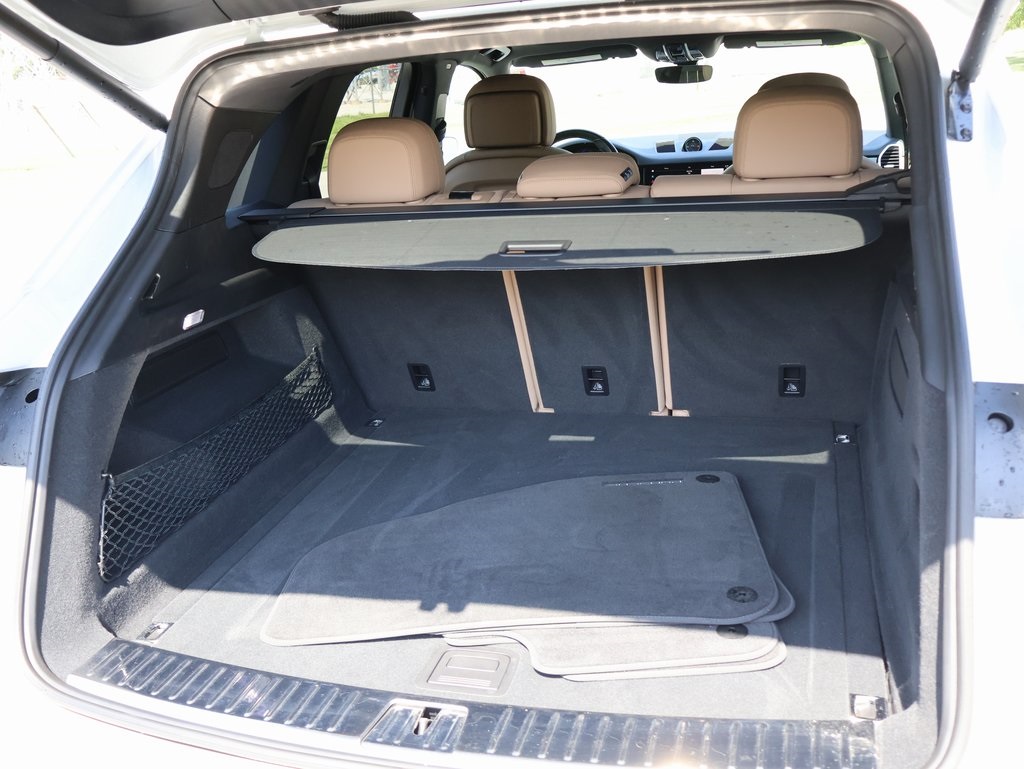 2022 Porsche Cayenne S photo 14