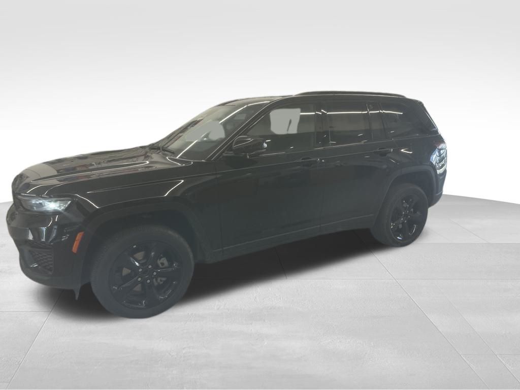 2025 Jeep Grand Cherokee Altitude X photo 2