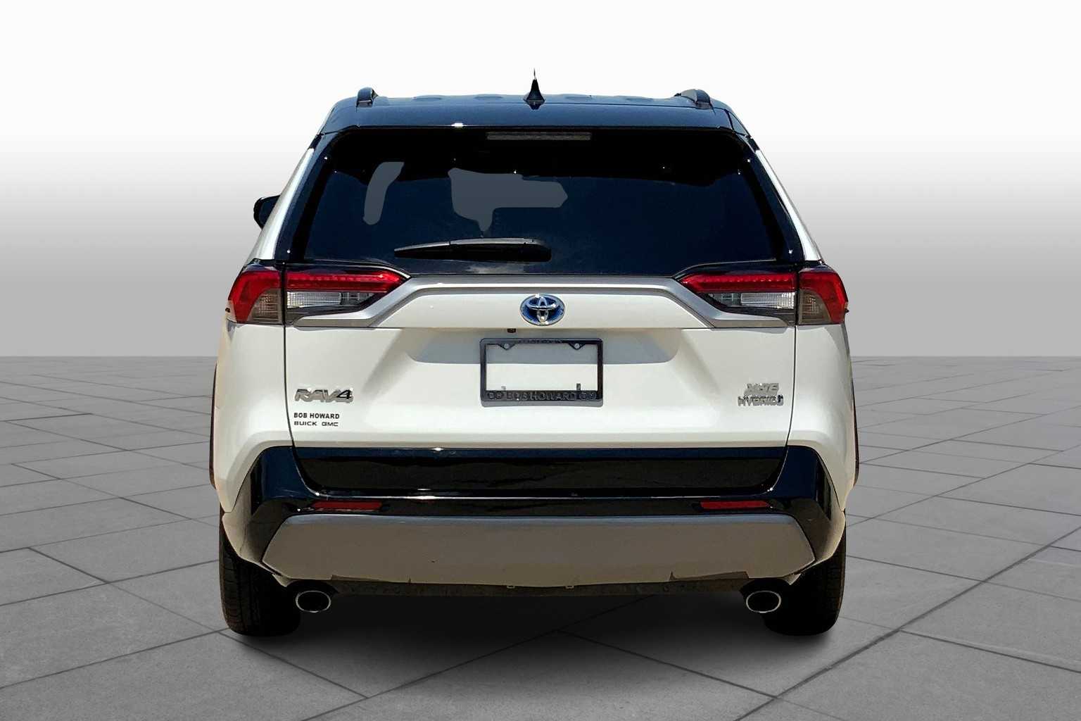 2019 Toyota RAV4 Hybrid XSE photo 4