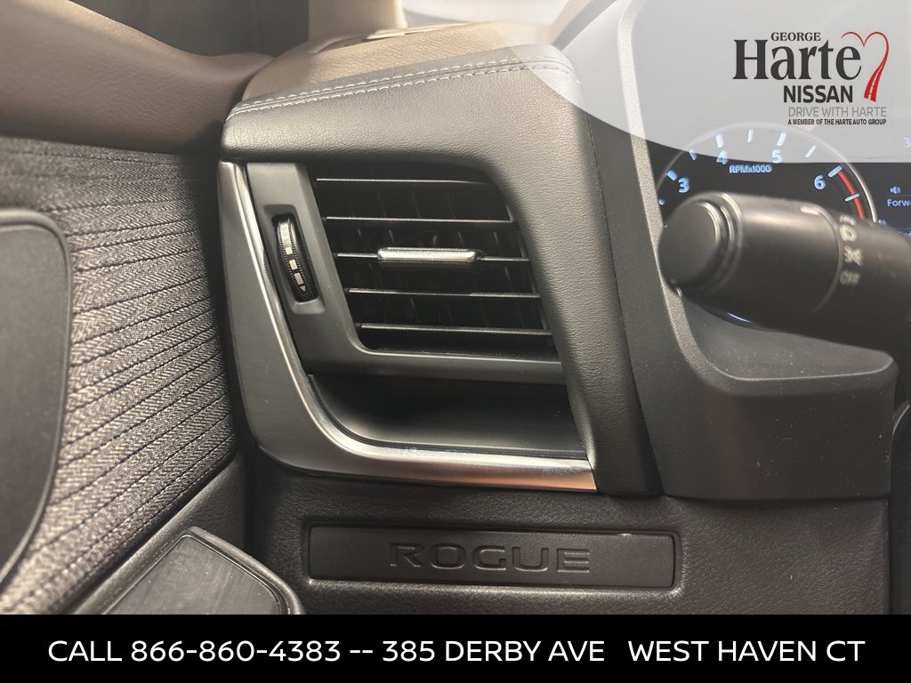 2021 Nissan Rogue S photo 15