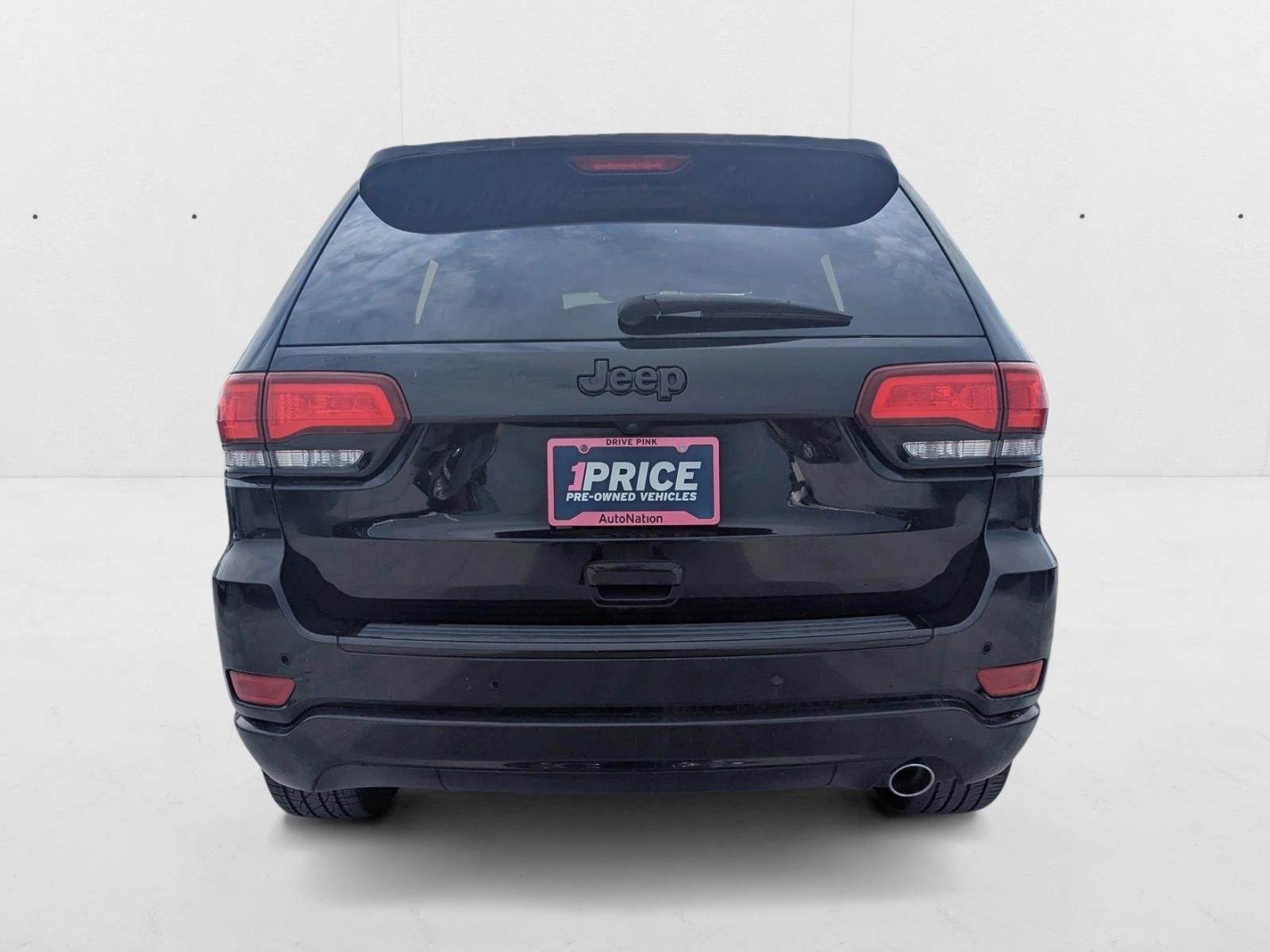 2018 Jeep Grand Cherokee Altitude photo 2