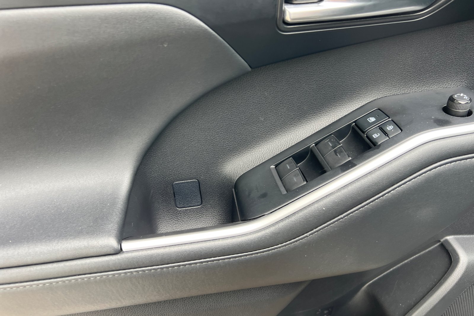 2021 Toyota Highlander XLE photo 6
