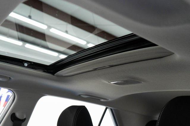 2026 Hyundai Venue SEL photo 4