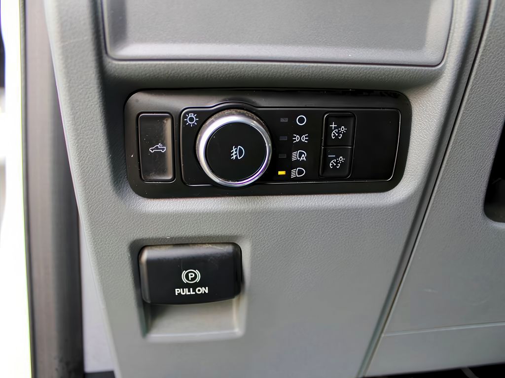 2023 Ford F-150 XLT photo 14
