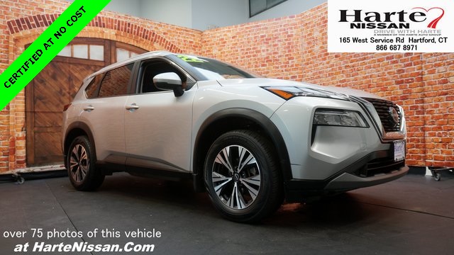 2022 Nissan Rogue SV's photo