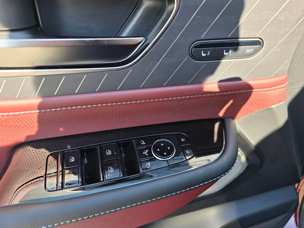 2026 Infiniti QX80 photo 23