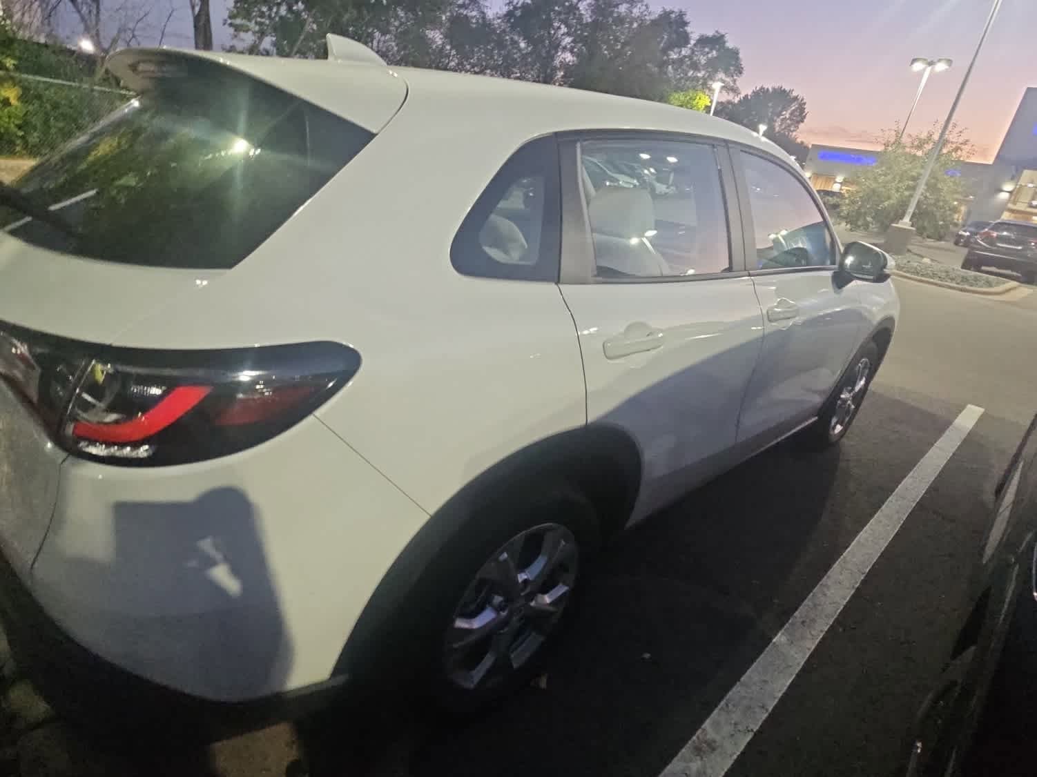 2025 Honda HR-V LX photo 4