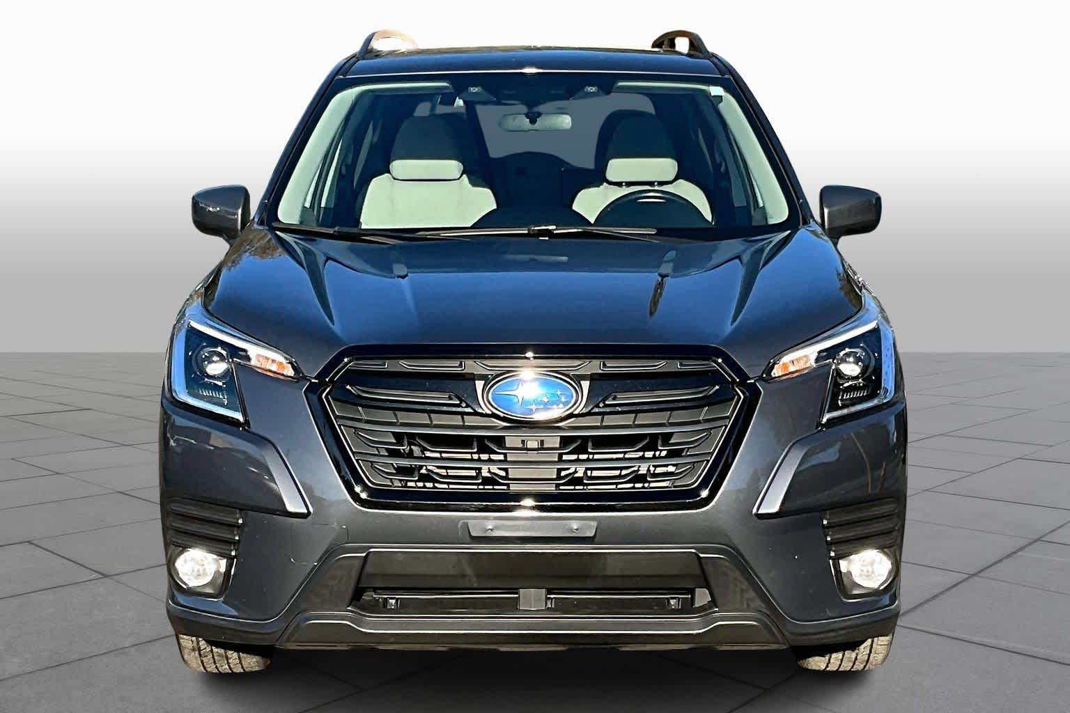 2023 Subaru Forester Premium photo 3