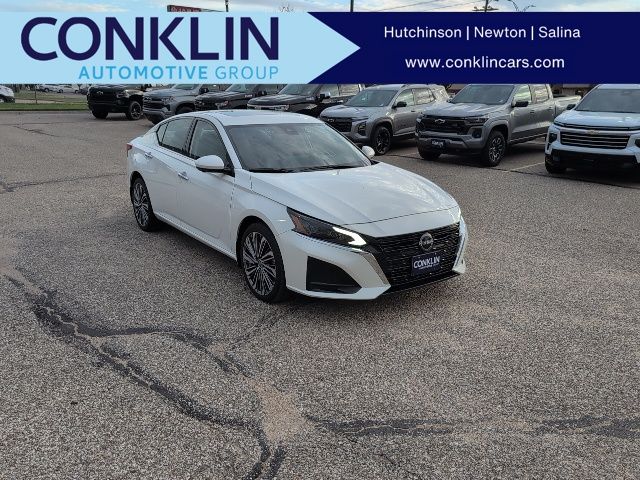 2024 Nissan Altima SL's photo