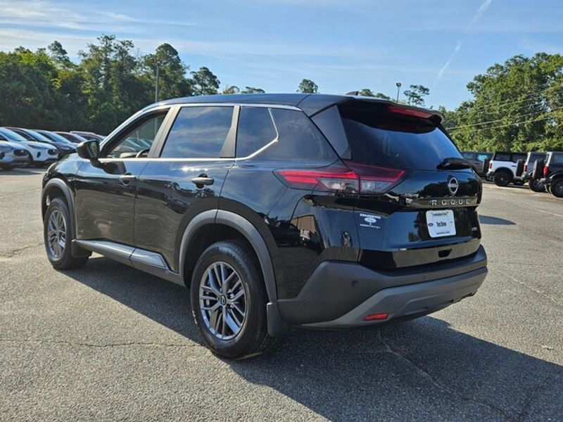 2023 Nissan Rogue S photo 9