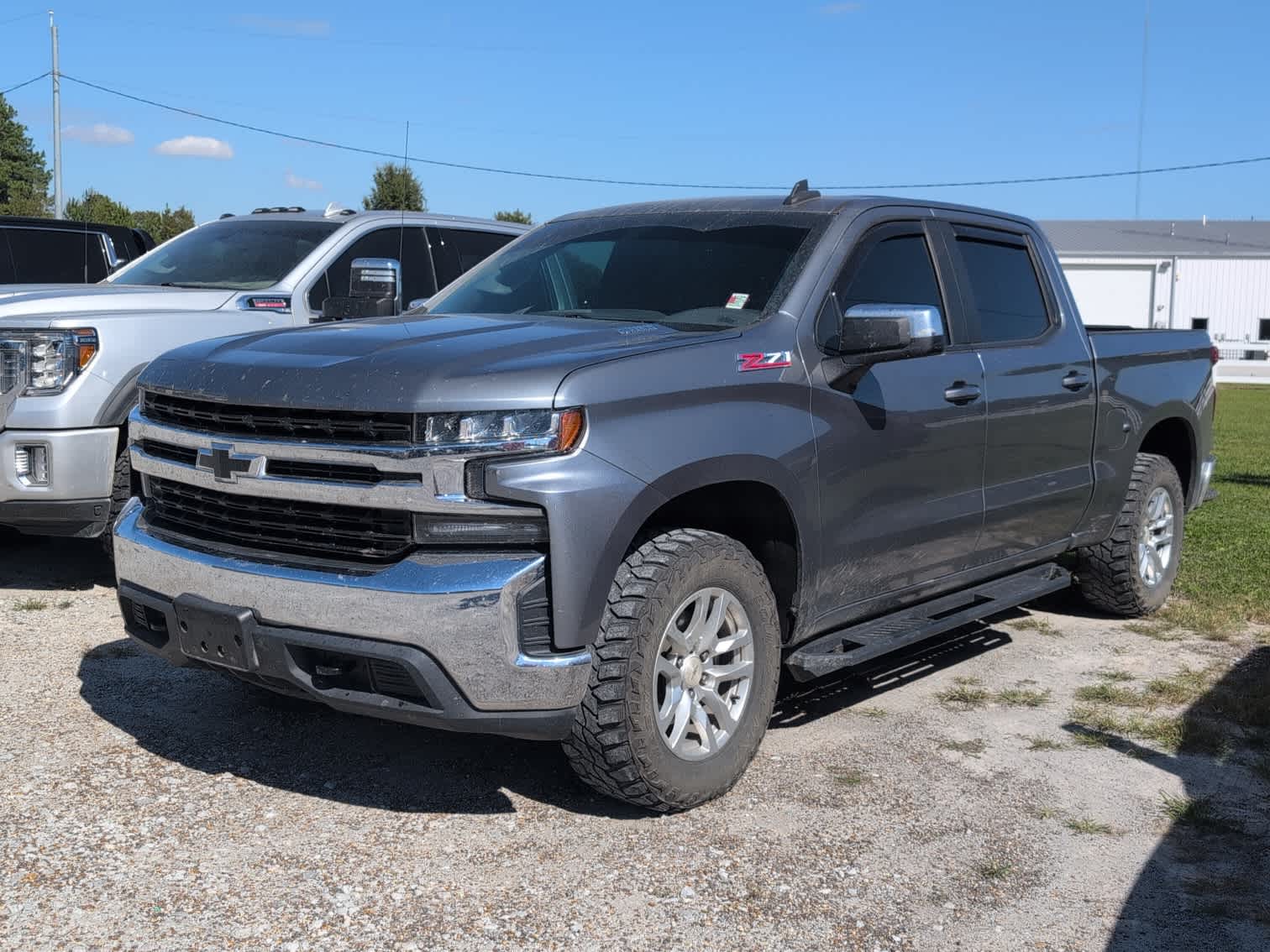 2020 Chevrolet Silverado 1500 LT photo 4