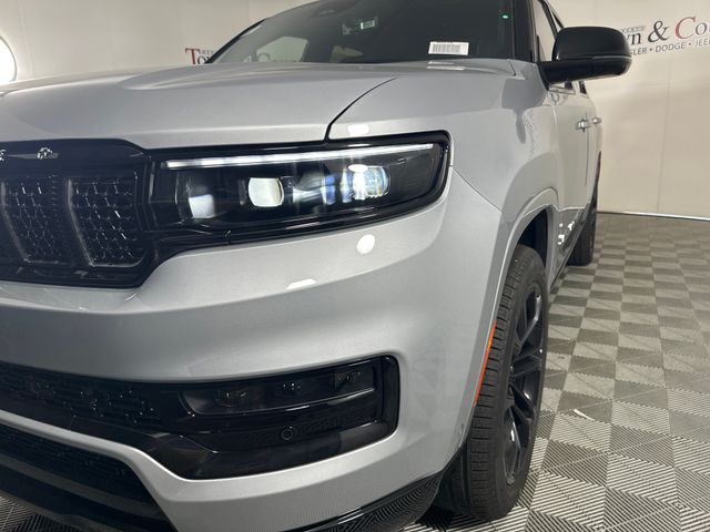 2024 Jeep Grand Wagoneer II photo 13
