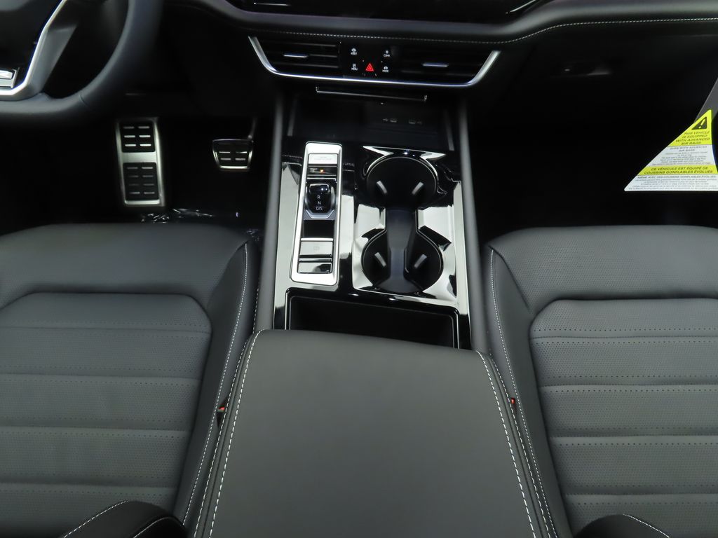2026 Volkswagen Atlas Cross Sport SEL R-Line photo 16