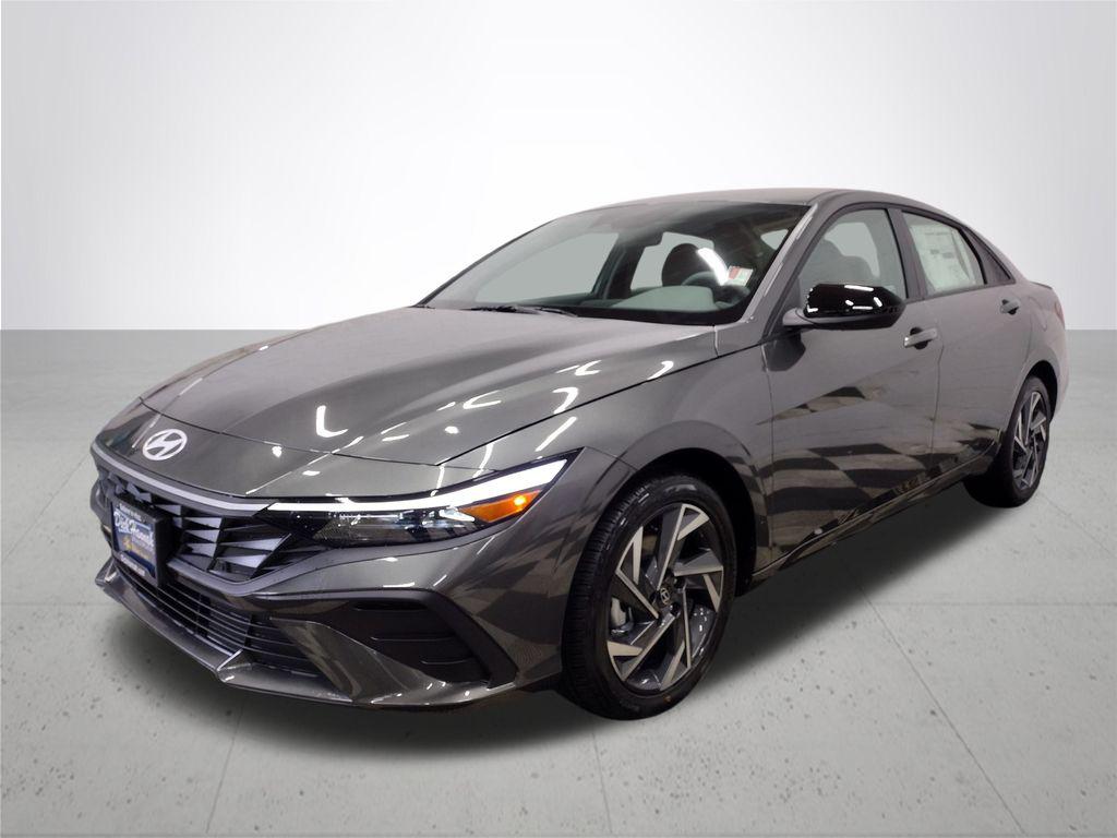 2025 Hyundai Elantra SEL Sport photo 2