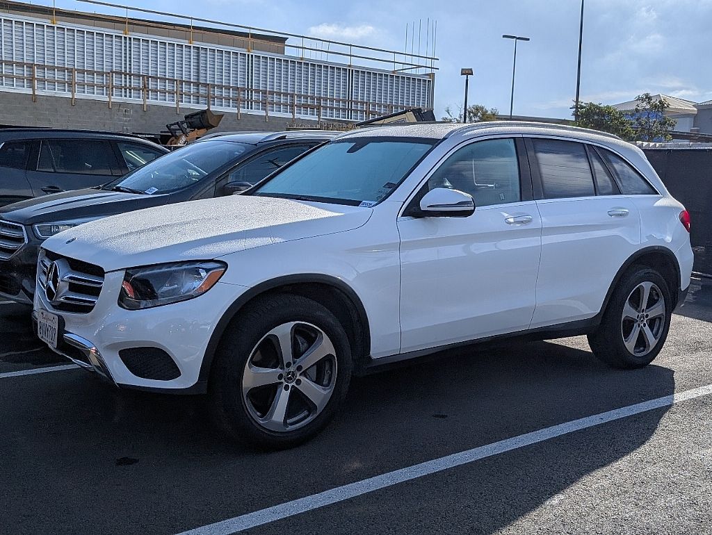 2018 Mercedes Benz GLC 300 photo 2