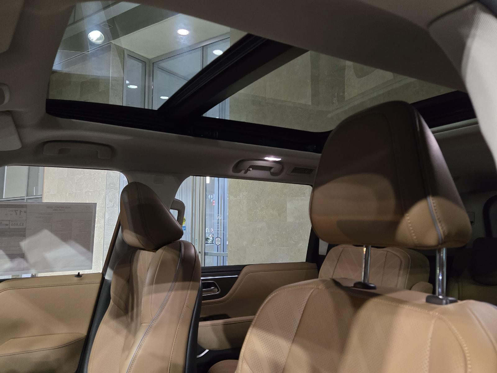 2026 Infiniti QX80 Luxe photo 6