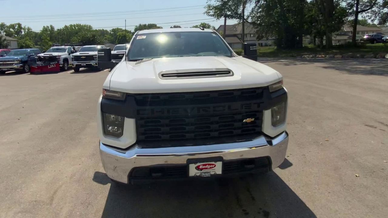 2023 Chevrolet Silverado 2500HD photo 3