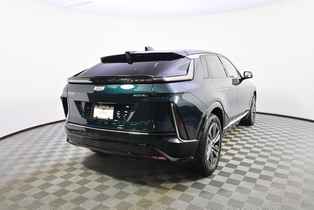 2025 Cadillac Lyriq Luxury photo 5
