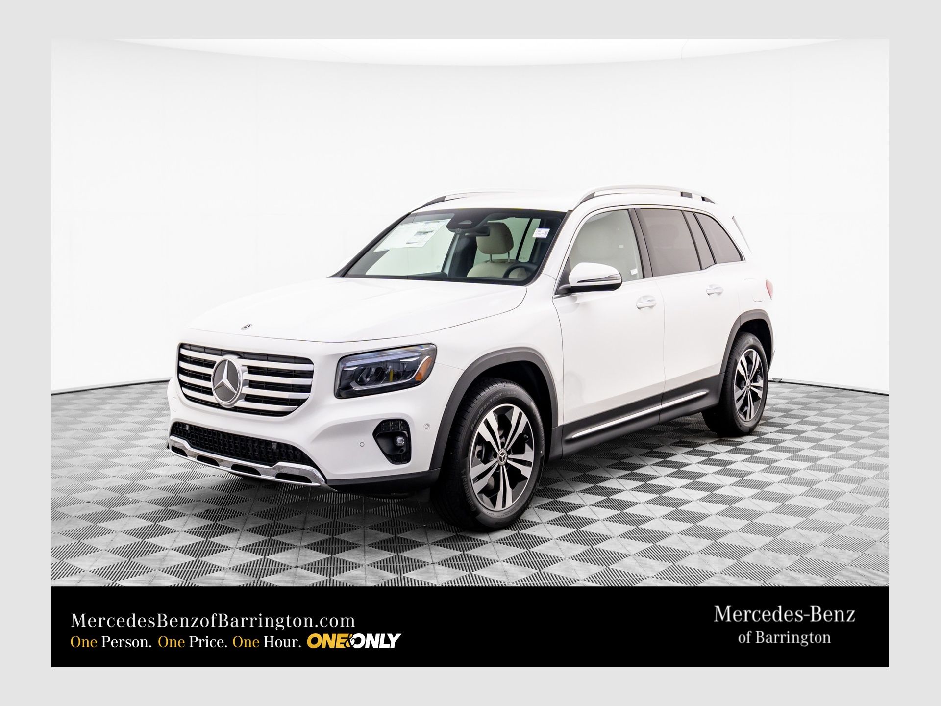 2025 Mercedes-Benz GLB Base's photo