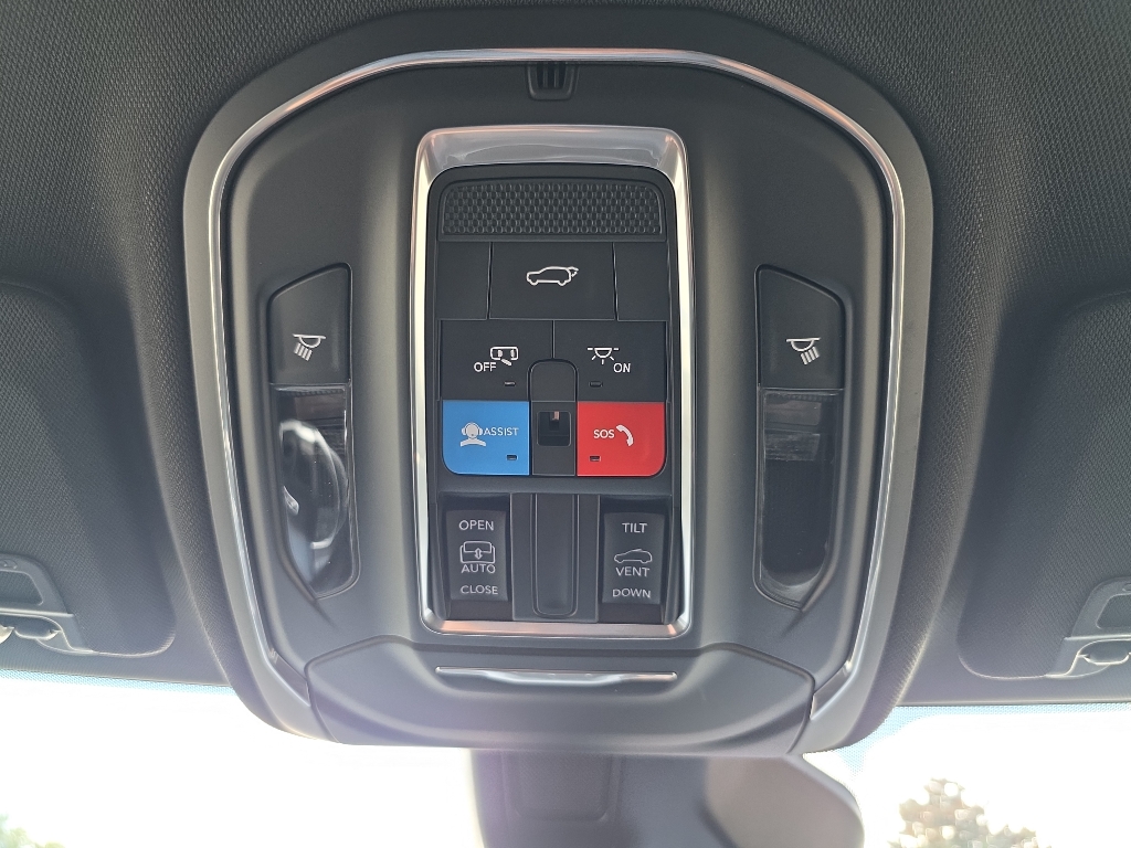 2025 Jeep Grand Cherokee Laredo X photo 21