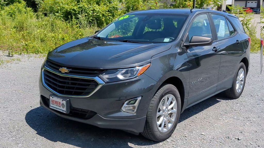 2020 Chevrolet Equinox LS photo 3