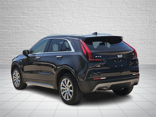 2023 Cadillac XT4 Premium Luxury photo 3