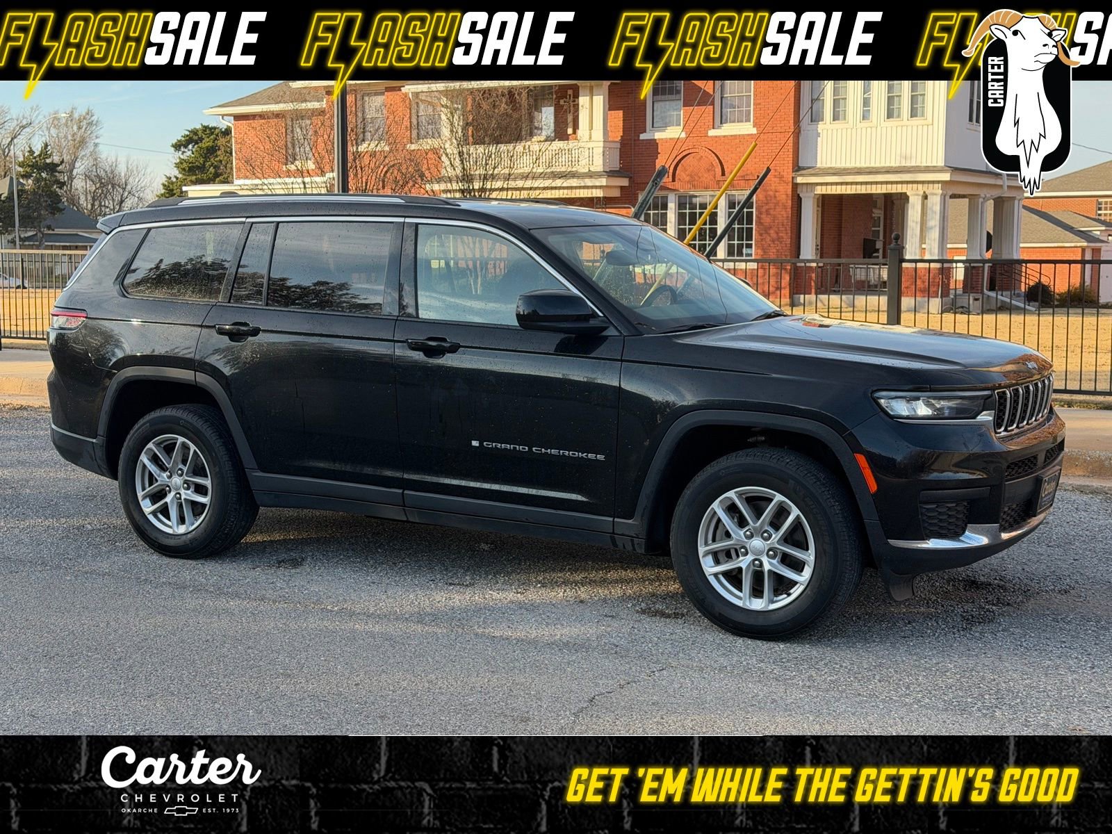 2023 Jeep Grand Cherokee L Laredo's photo