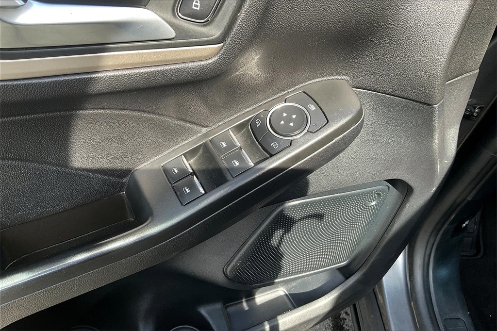 2021 Ford Escape SE photo 28