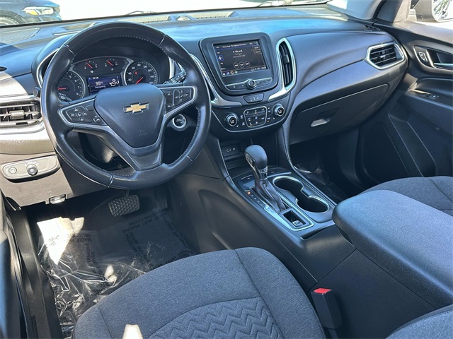 2022 Chevrolet Equinox LT photo 2
