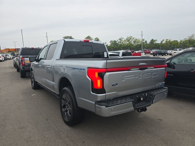 2023 Ford F-150 Lightning Lariat photo 4