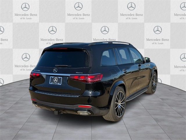 2026 Mercedes Benz GLS 580 4MATIC photo 3