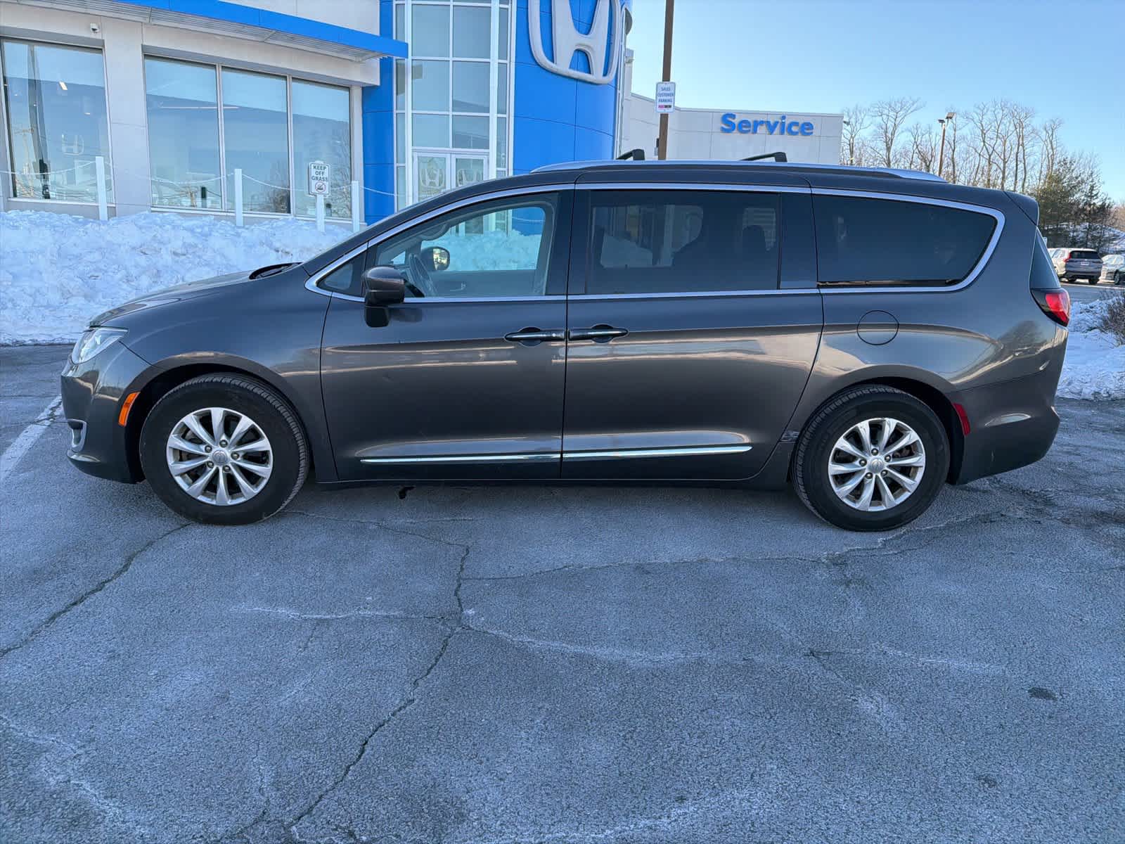 Used 2018 Chrysler Pacifica Touring L Plus with VIN 2C4RC1EG2JR257646 for sale in Eatontown, NJ
