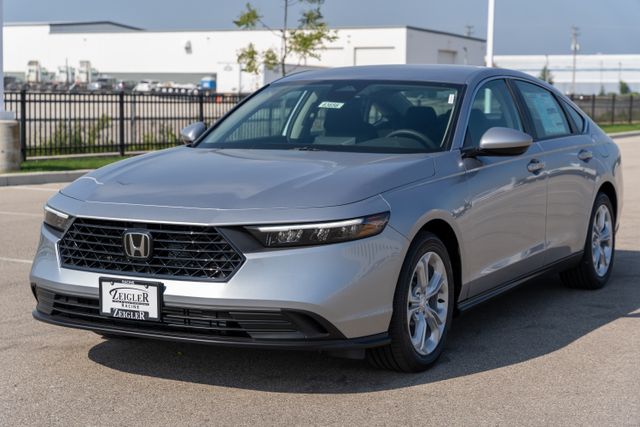 2025 Honda Accord LX photo 3
