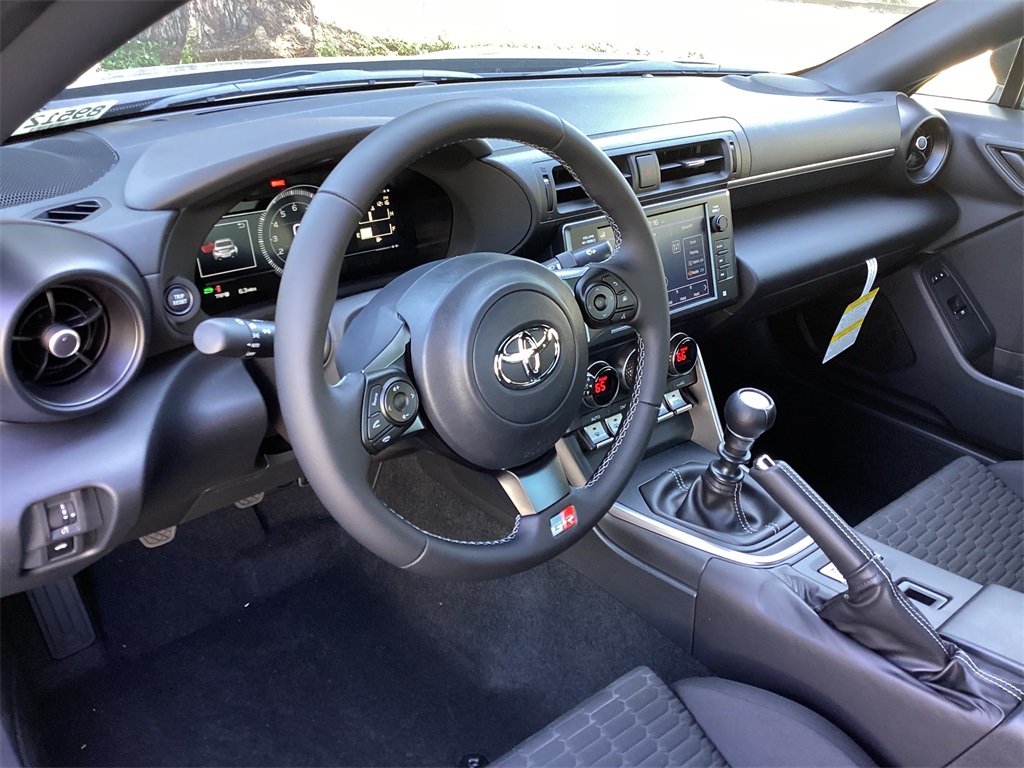 2025 Toyota GR86 photo 3