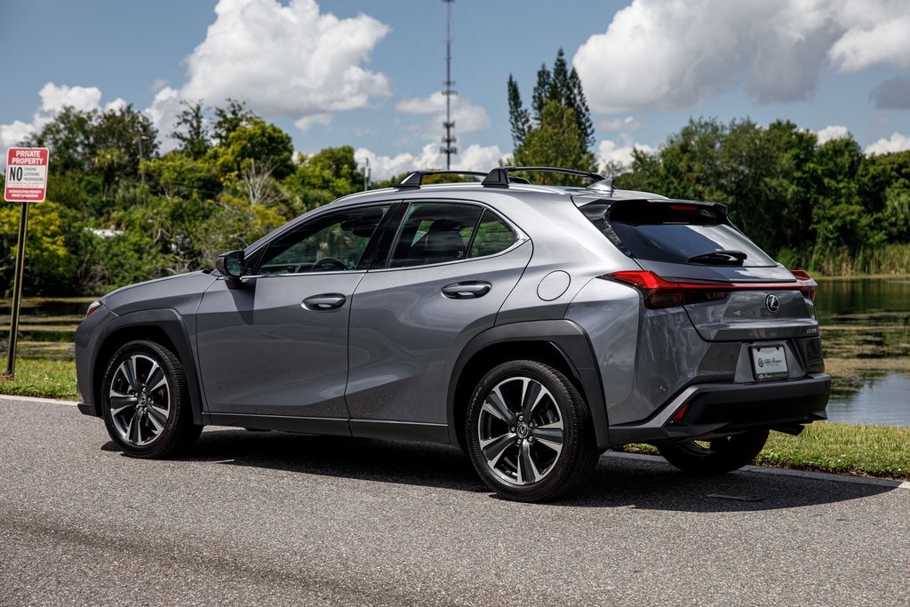 2019 Lexus UX 200 photo 5