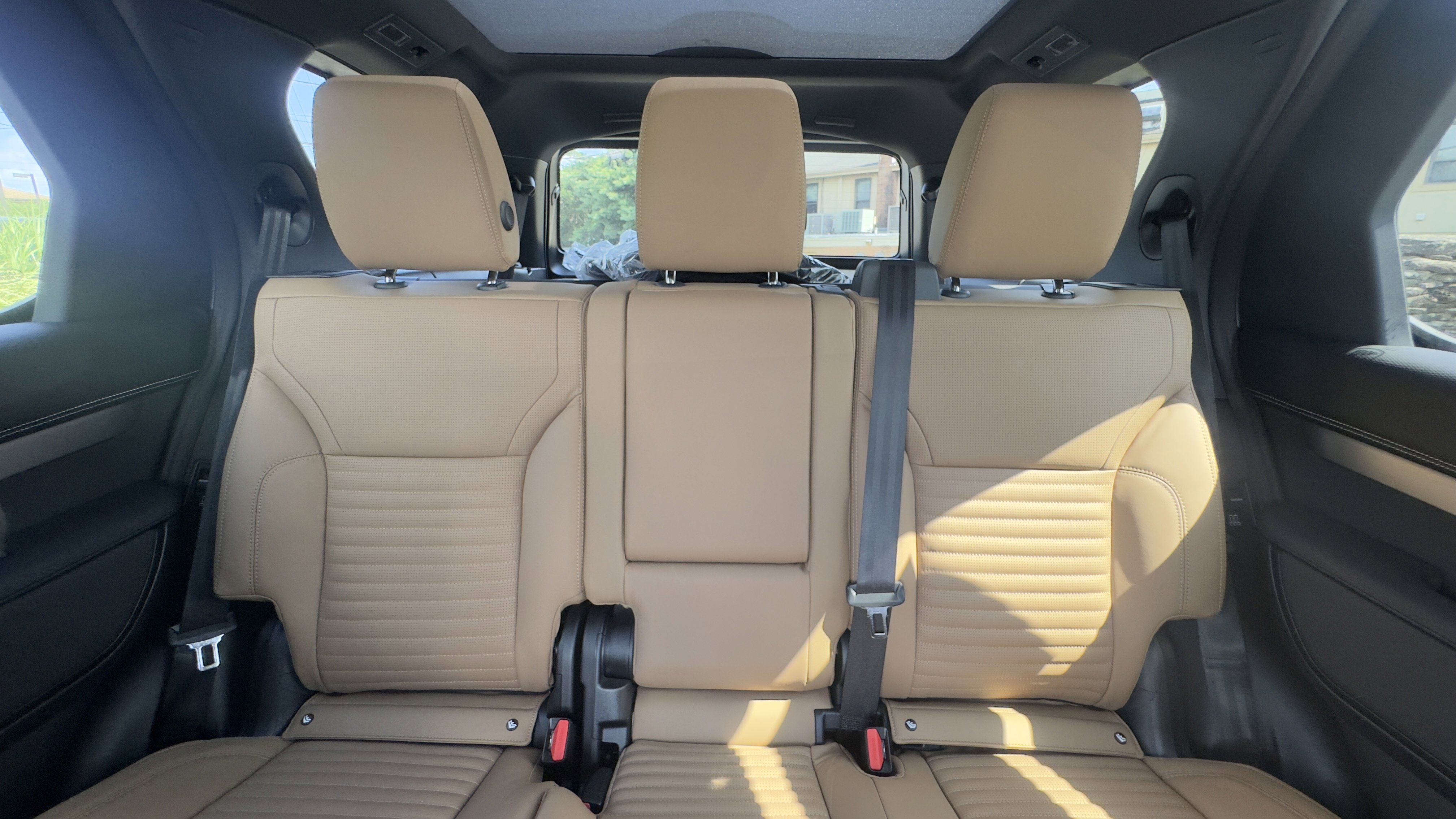 2025 Land Rover Discovery SE photo 3