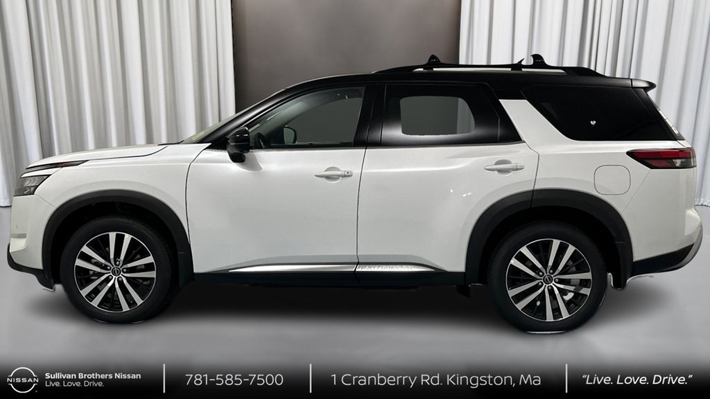 2025 Nissan Pathfinder Platinum photo 8