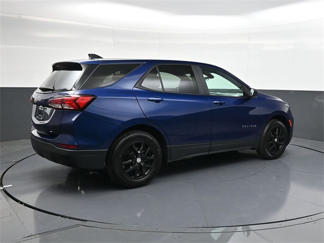 2023 Chevrolet Equinox LS photo 3