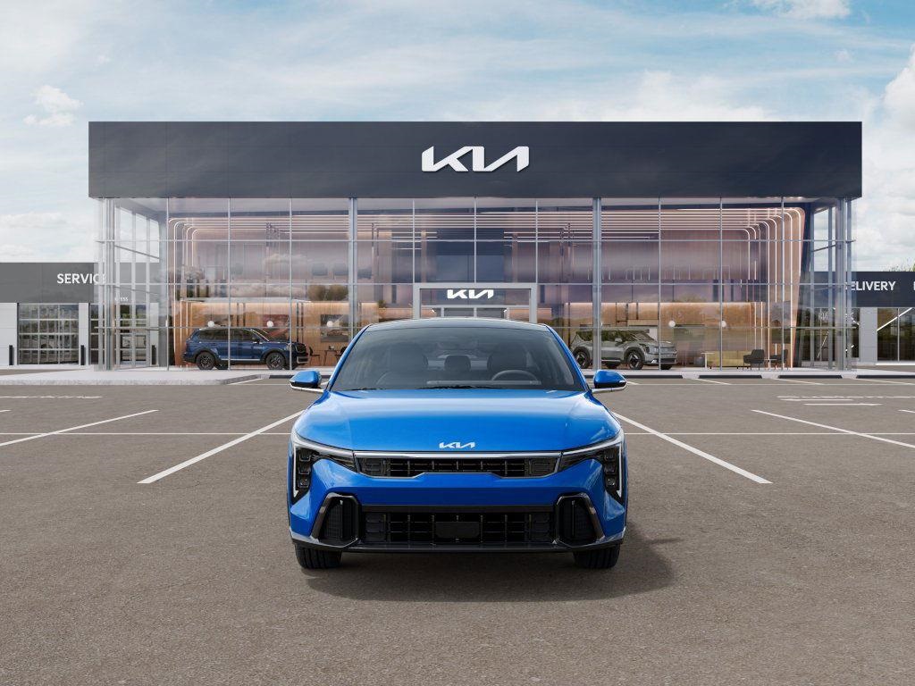 2025 Kia K4 GT-Line photo 2