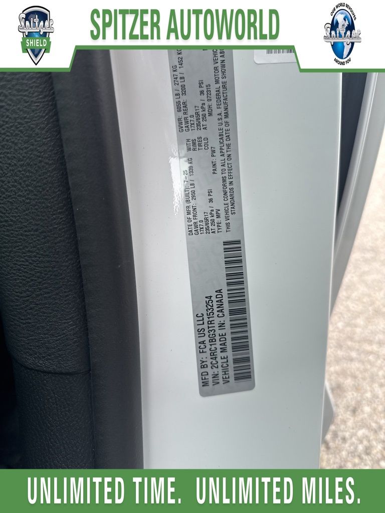 2026 Chrysler Pacifica photo 3