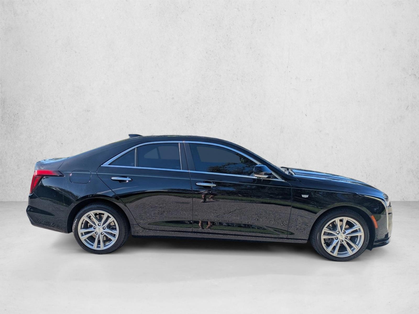 2022 Cadillac CT4 Luxury photo 4