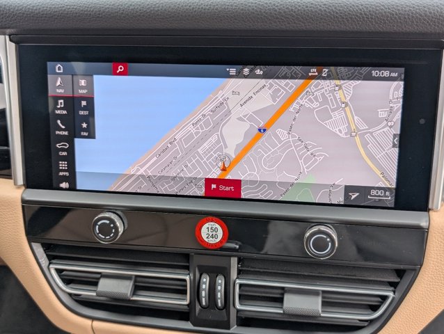 2024 Porsche Macan T photo 14