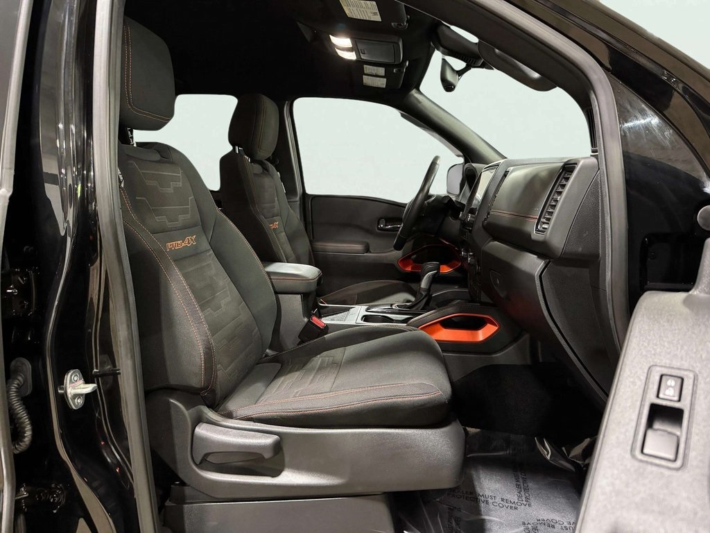 2022 Nissan Frontier Crew Cab photo 23