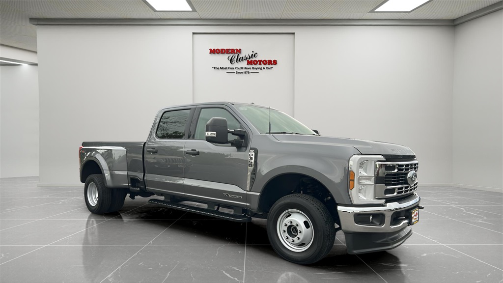2024 Ford F-350 Super Duty XLT's photo